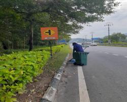 KERJA-KERJA PEMBERSIHAN JALAN JKR