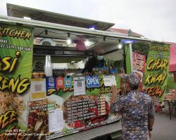 KUARTERS KLIA ( BESEBELAHAN KELOMPOK 10 )