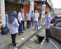 LAWATAN TURUN PADANG DATUK BANDAR DI KEMAYAN SQUARE
